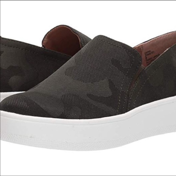 Steve Madden Shoes - Steve Madden camo sneakers with platform sole